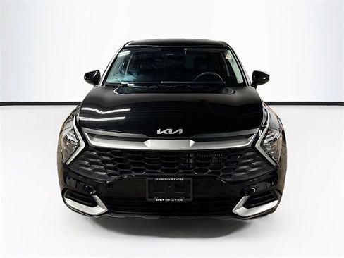 Used 2023 Kia Sportage LX image 2