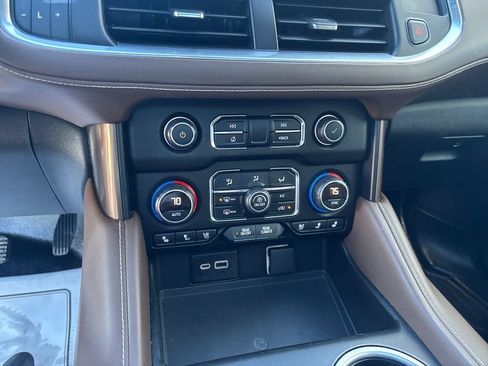 Used 2021 Chevrolet Suburban High Country w/ Premium Package AWD/4WD image 19