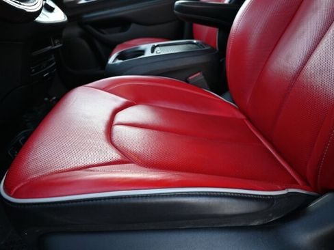 Used 2020 Chrysler Pacifica Limited w/ Quick Oder Package 2EV RED-S image 23