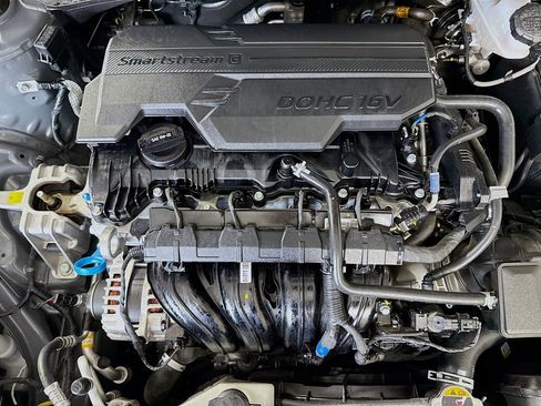 Used 2025 Hyundai Elantra Sport FWD image 39