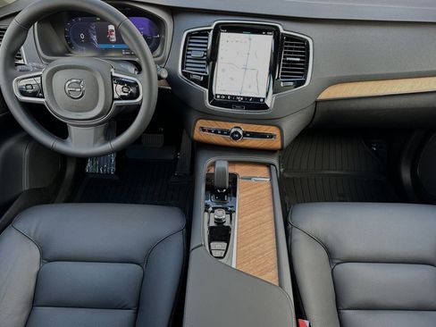 Used 2025 Volvo XC90 T8 Plus w/ Protection Package Premier AWD/4WD image 13