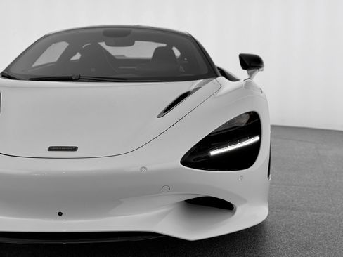 Used 2026 McLaren 750S RWD image 43