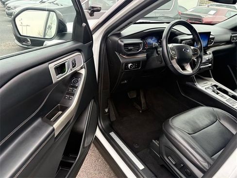 Used 2023 Ford Explorer Limited w/ Equipment Group 301A image 6
