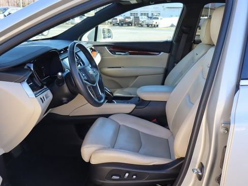 Used 2017 Cadillac XT5 Premium Luxury image 12