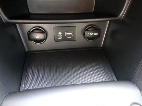 Used 2020 Hyundai Kona SE w/ Cargo Package image 13