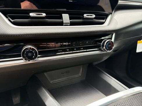 New 2026 Chevrolet Equinox LT w/ Safety and Technology Package FWD image 28