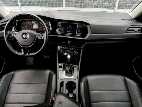 Used 2021 Volkswagen Jetta SE image 16