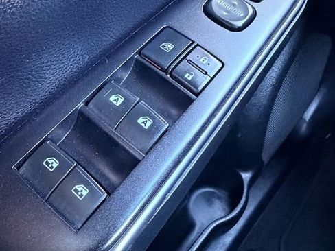 Used 2017 Toyota Camry SE image 22