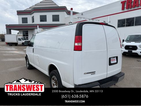 Used 2015 Chevrolet Express 2500 image 3