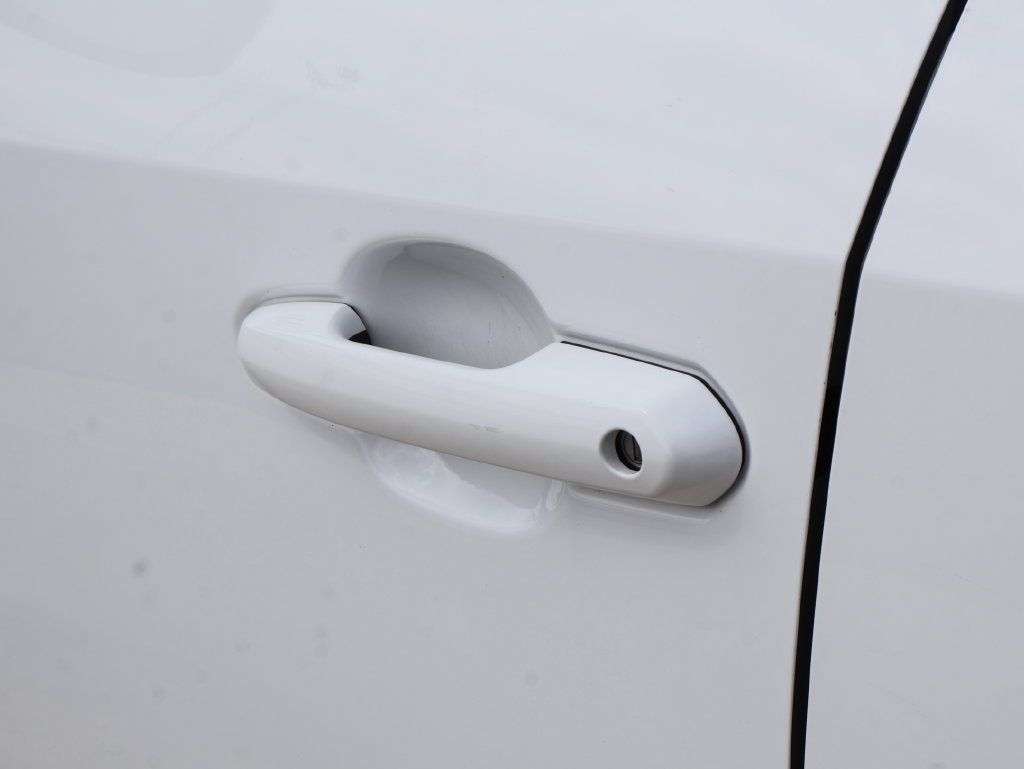Used 2025 Toyota RAV4 XLE AWD/4WD image 18