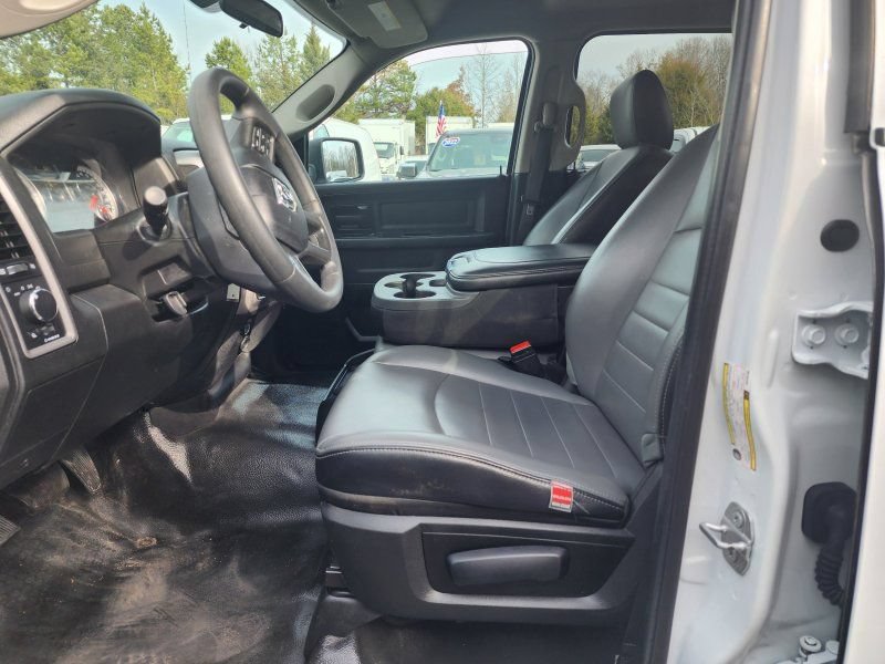 Used 2021 RAM 1500 Tradesman w/ Chrome Appearance Group RWD image 10