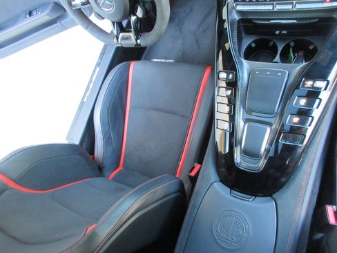 Used 2021 Mercedes-Benz AMG GT C image 18