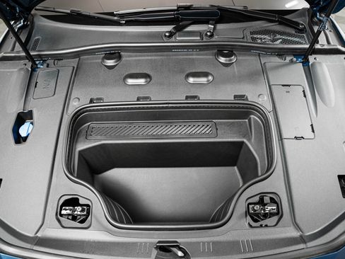New 2027 Audi A6 e-tron Premium RWD image 4