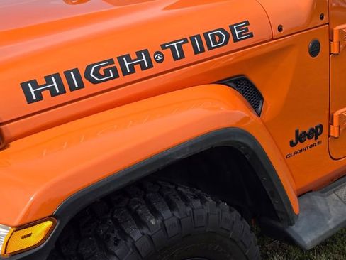 Used 2025 Jeep Gladiator High Tide image 4