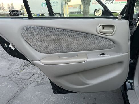 Used 2001 Toyota Corolla LE image 31