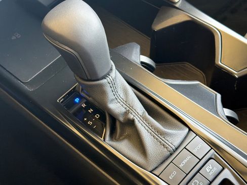 Certified 2025 Toyota Camry SE image 25