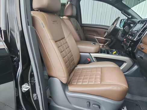 Used 2023 Nissan Titan Platinum Reserve w/ Moonroof Package AWD/4WD image 38