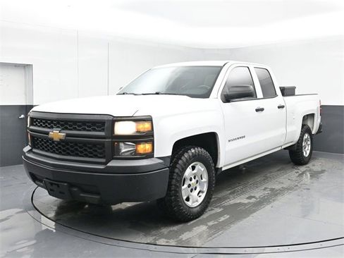 Used 2015 Chevrolet Silverado 1500 W/T w/ Trailering Package image 4