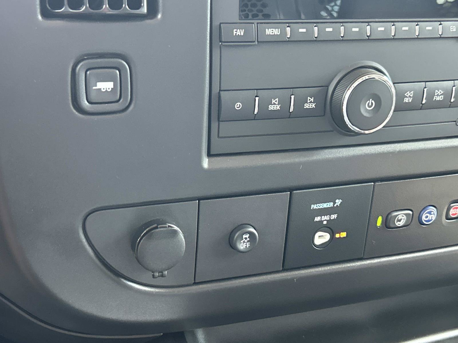 Used 2025 GMC Savana 2500 w/ Driver Convenience Package RWD image 32