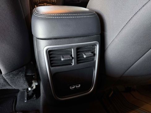 Used 2022 Dodge Charger SXT RWD image 13