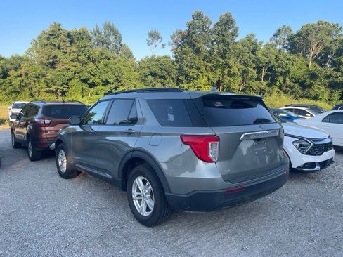 Used 2020 Ford Explorer XLT w/ Comfort Package AWD/4WD image 3