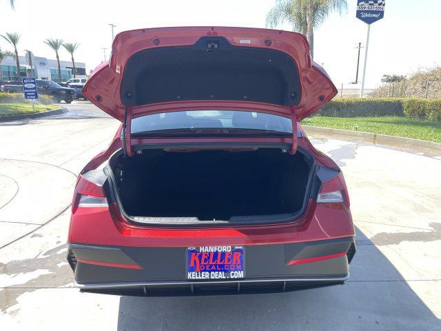 Used 2025 Hyundai Elantra Sport FWD image 24