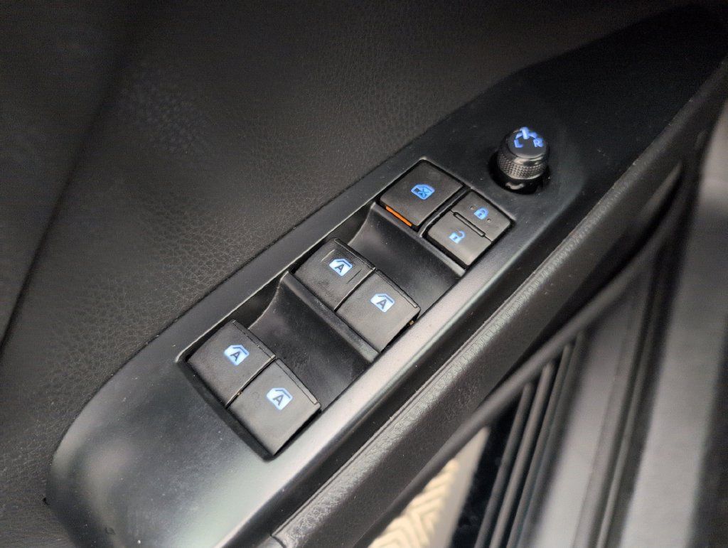 Used 2020 Toyota Camry SE w/ Convenience Package FWD image 31