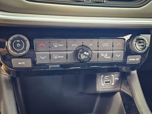 New 2026 Jeep Compass Limited image 25