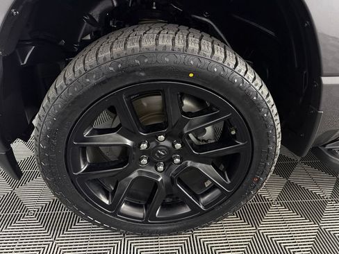 Used 2023 RAM 1500 Laramie AWD/4WD image 12