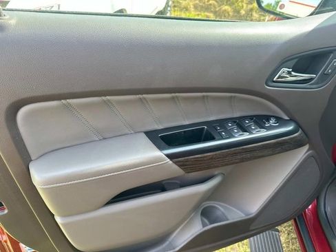 Used 2021 GMC Canyon Denali image 33