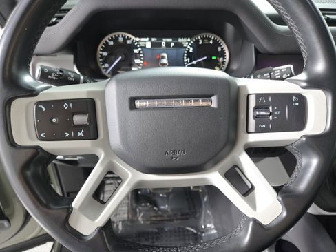 Used 2023 Land Rover Defender 110 SE image 25