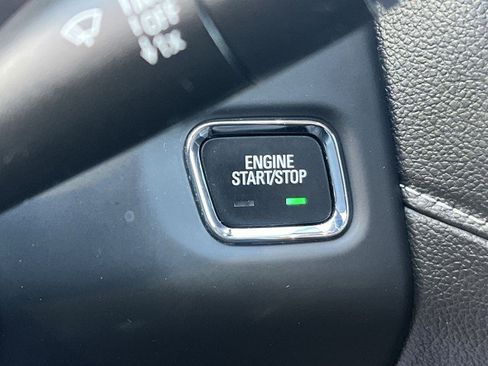 Used 2023 GMC Acadia SLE w/ Driver Convenience Package image 17