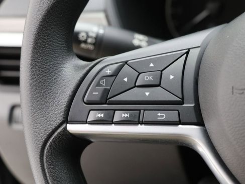Used 2025 Nissan Altima 2.5 SV FWD image 18