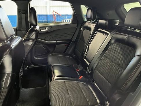 Used 2025 Ford Escape ST-Line Select AWD/4WD image 17