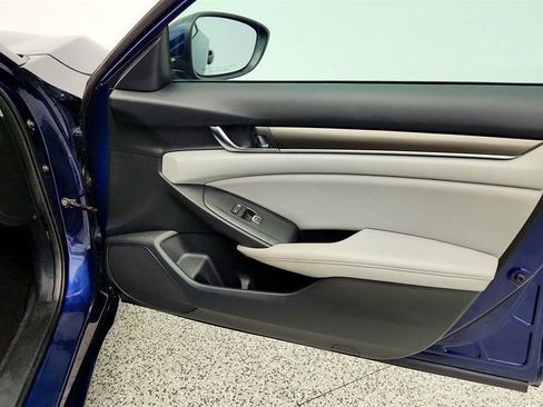 Used 2018 Honda Accord LX image 25