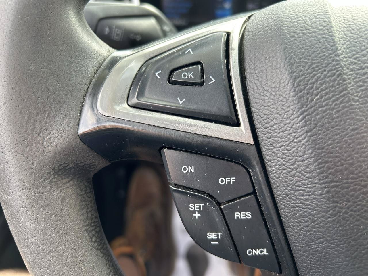 Used 2020 Ford Fusion SE FWD image 18