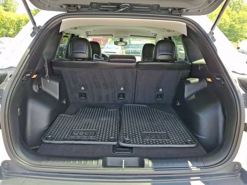 Used 2020 Jeep Cherokee Trailhawk w/ Cold Weather Group AWD/4WD image 31