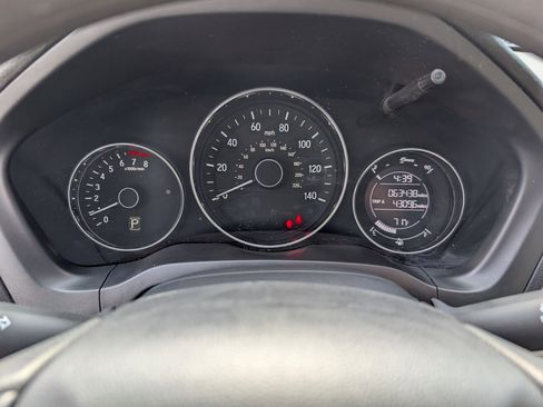 Used 2022 Honda HR-V LX image 15
