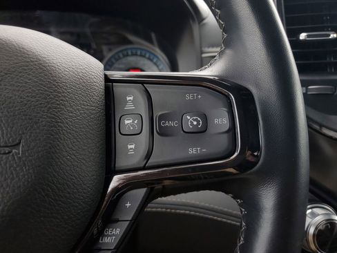 Used 2022 RAM 1500 Limited AWD/4WD image 23
