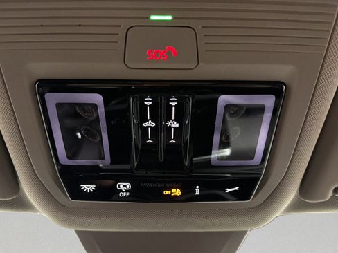 Certified 2026 Volkswagen Atlas Peak Edition AWD/4WD image 25
