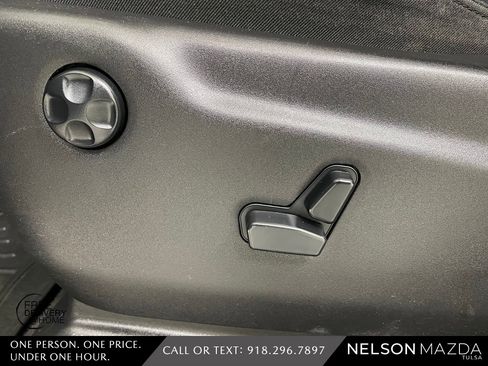 Used 2017 Jeep Grand Cherokee Limited w/ Luxury Group II image 19