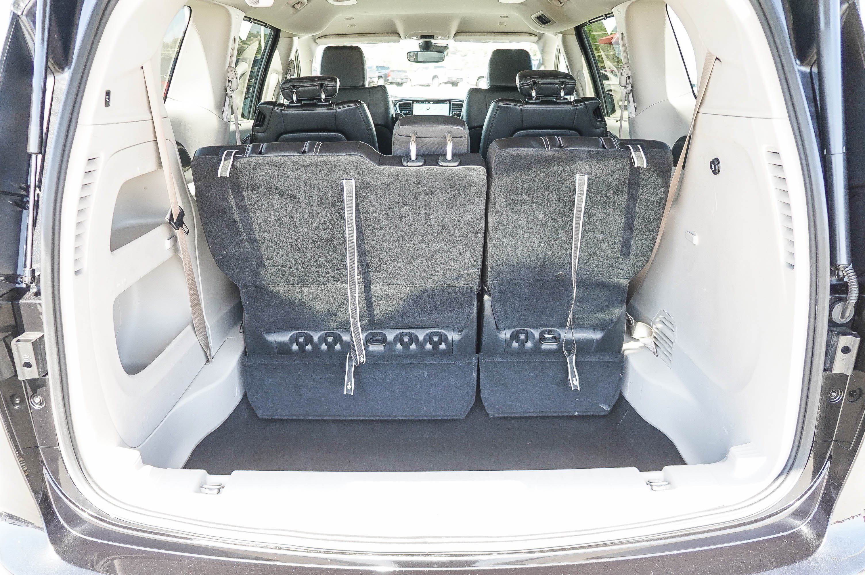 Used 2023 Chrysler Pacifica Touring-L FWD image 29