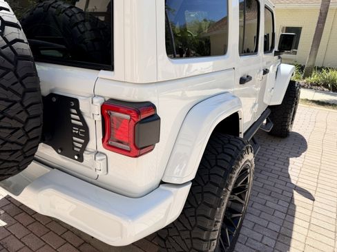Used 2025 Jeep Wrangler Sport S AWD/4WD image 16