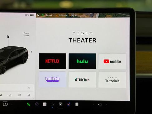 Used 2021 Tesla Model Y Long Range AWD/4WD image 29