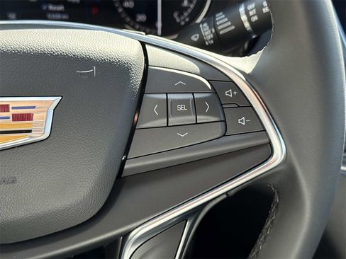 New 2025 Cadillac XT5 Luxury image 23