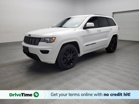 Used 2018 Jeep Grand Cherokee Altitude RWD image 1