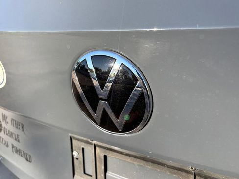 Used 2023 Volkswagen Taos SE image 11