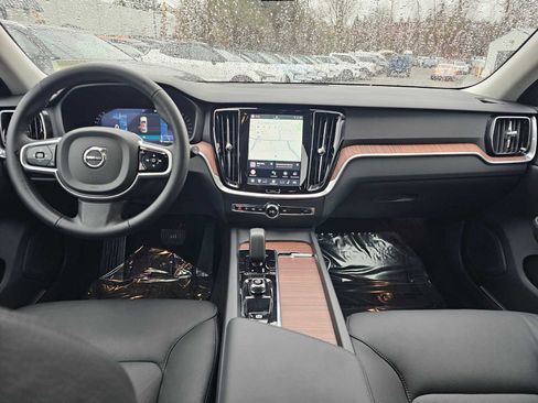 Certified 2025 Volvo V60 B5 Cross Country Plus AWD/4WD image 22