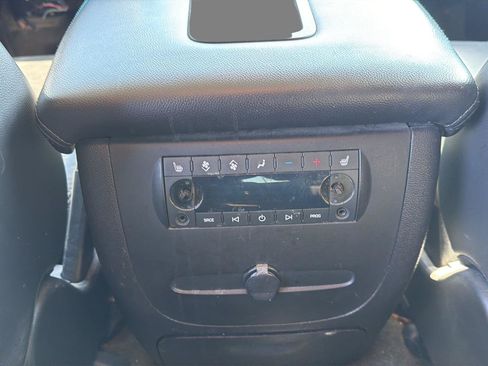 Used 2008 GMC Yukon XL SLT w/ SLT Preferred Equipment Group AWD/4WD image 11