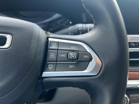 Used 2022 Jeep Compass Limited w/ Mopar Graphics Package image 17